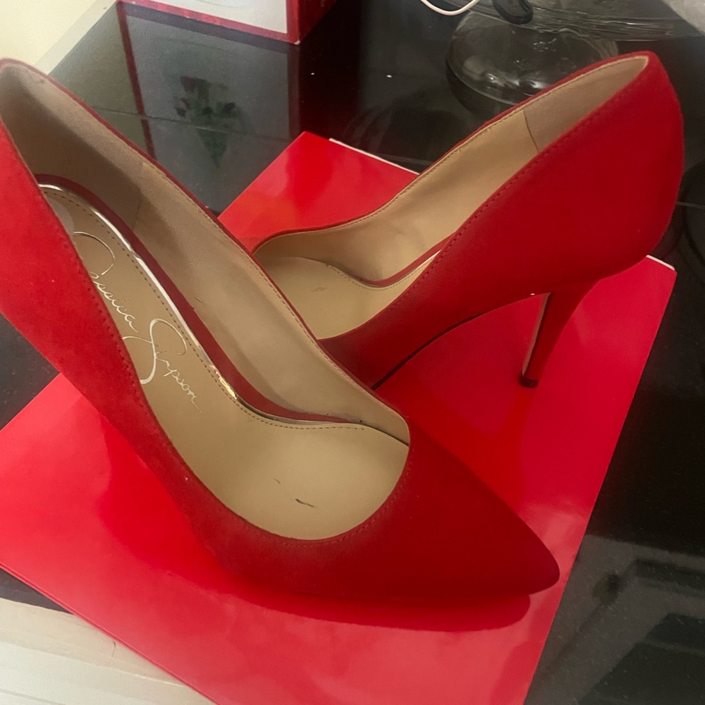 Red Jessica Simpson - Picture 2 of 3